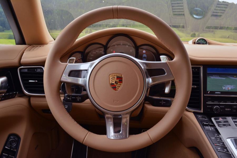  Porsche Panamera 4S Executive 2014 года  (фото 24 из 40)
